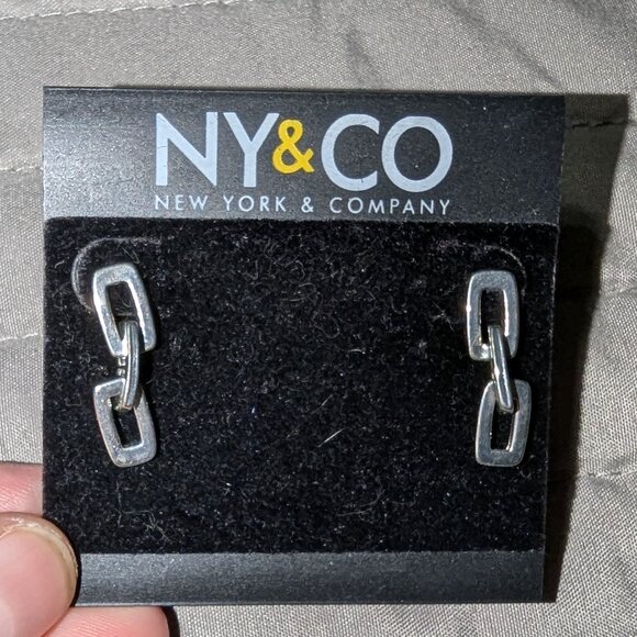 $1 with Bundle ~ New NY & Co Earrings 4747 - Picture 1 of 3